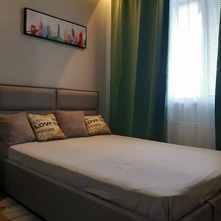 Смарт Квартира В Новострое У Метро Дворец Спорта Kharkov Ngoại thất bức ảnh